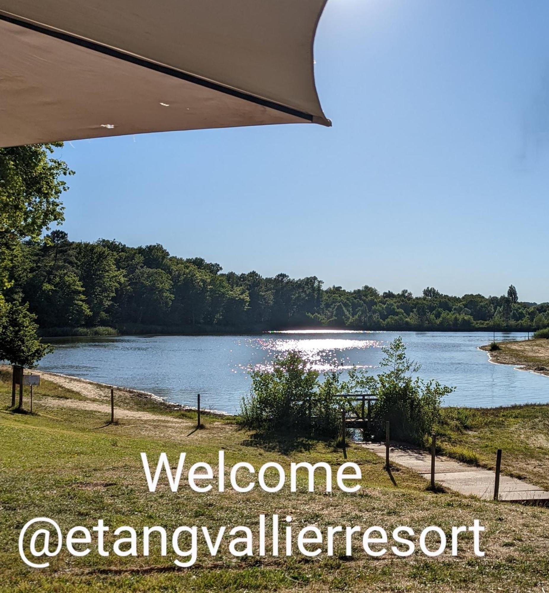 Etang Vallier Resort Brossac Exterior photo